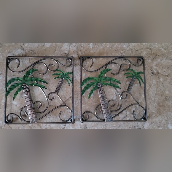 Two Vintage Palm Tree Metal Decor - Picture 2 of 6